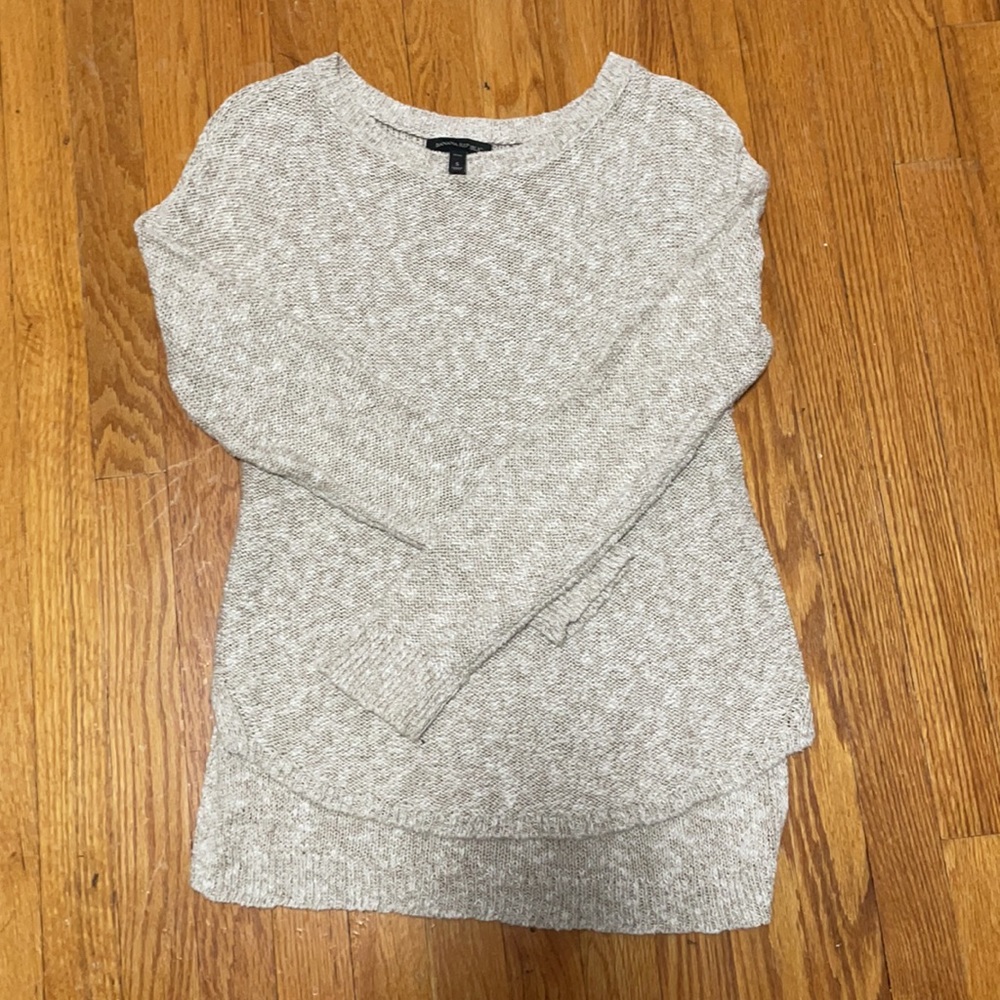 Banana republic oatmeal color knit sweater